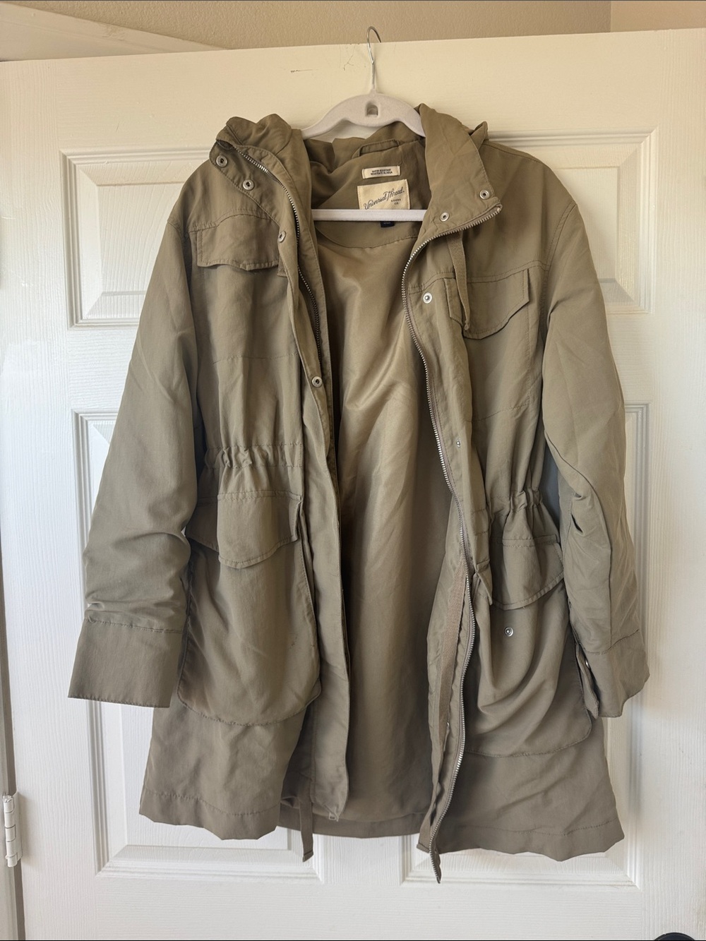Universal Thread Women’s Hooded Utility Jacket in Olive Green